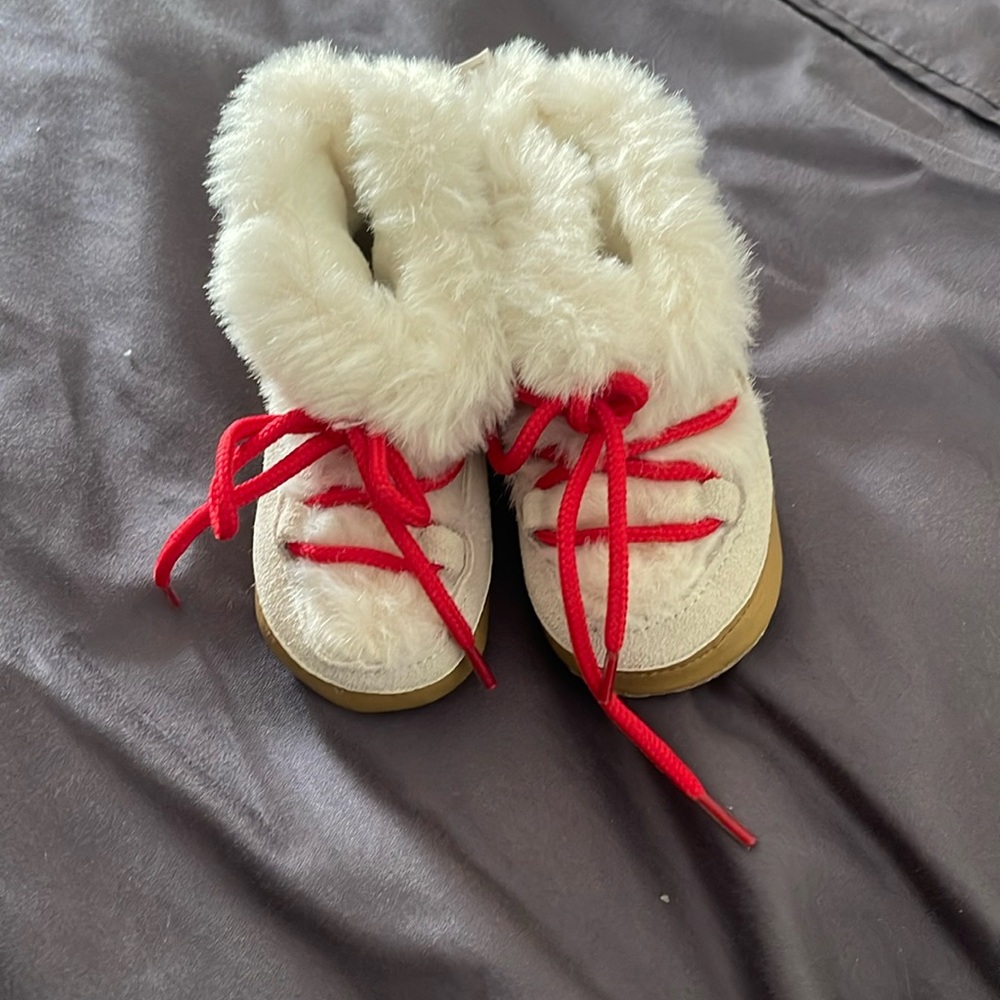 Baby Gap Cozy Faux Fur Booties